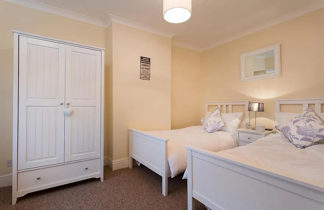 Noble Cottage-1